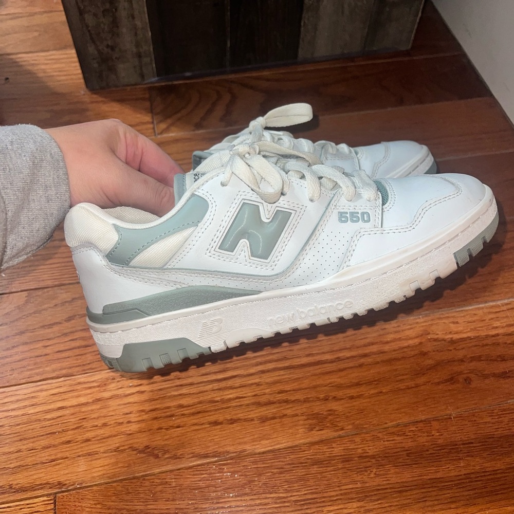 Women’s New Balance 550